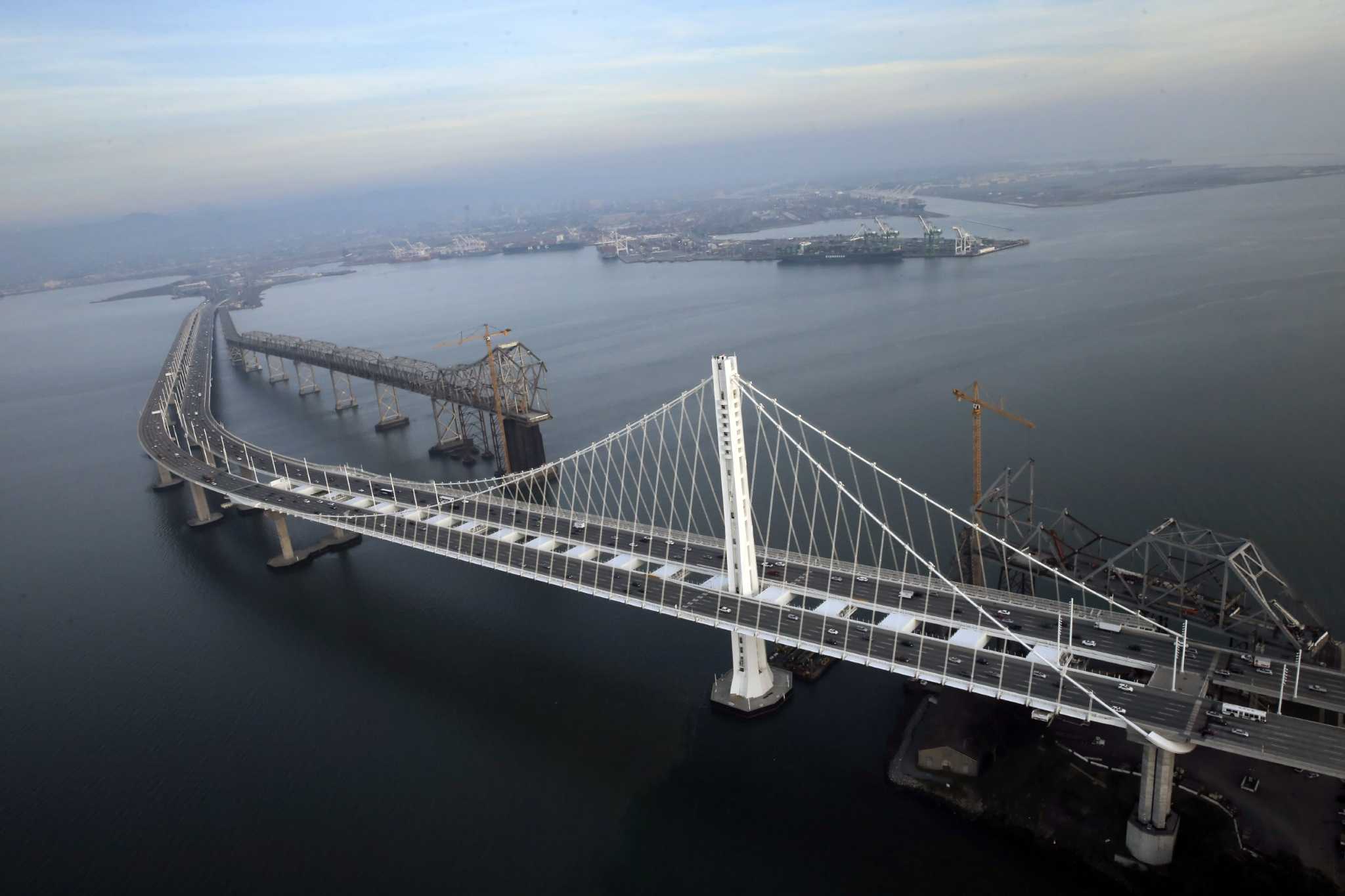 Self anchored suspension bridge