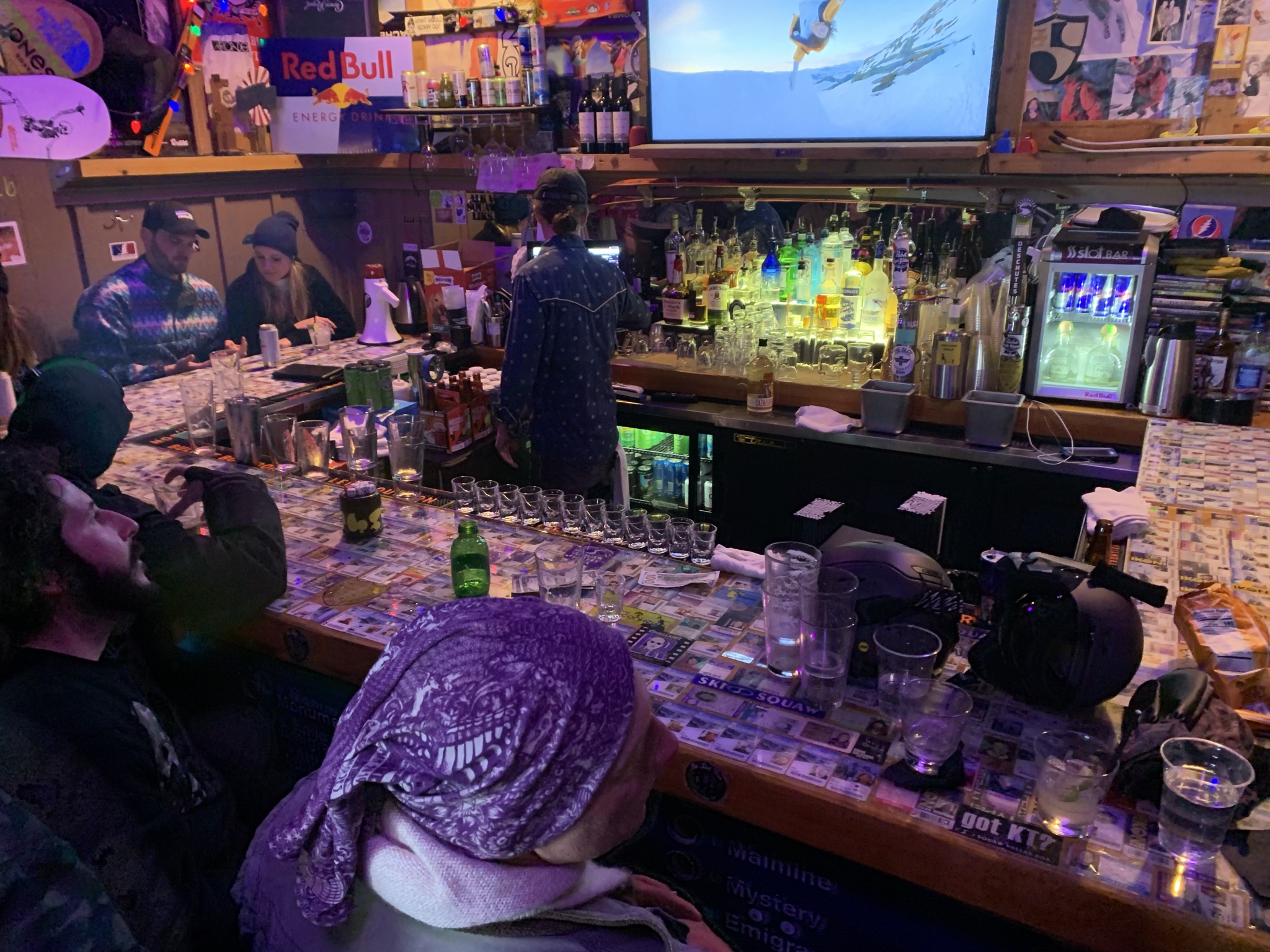Slot Bar